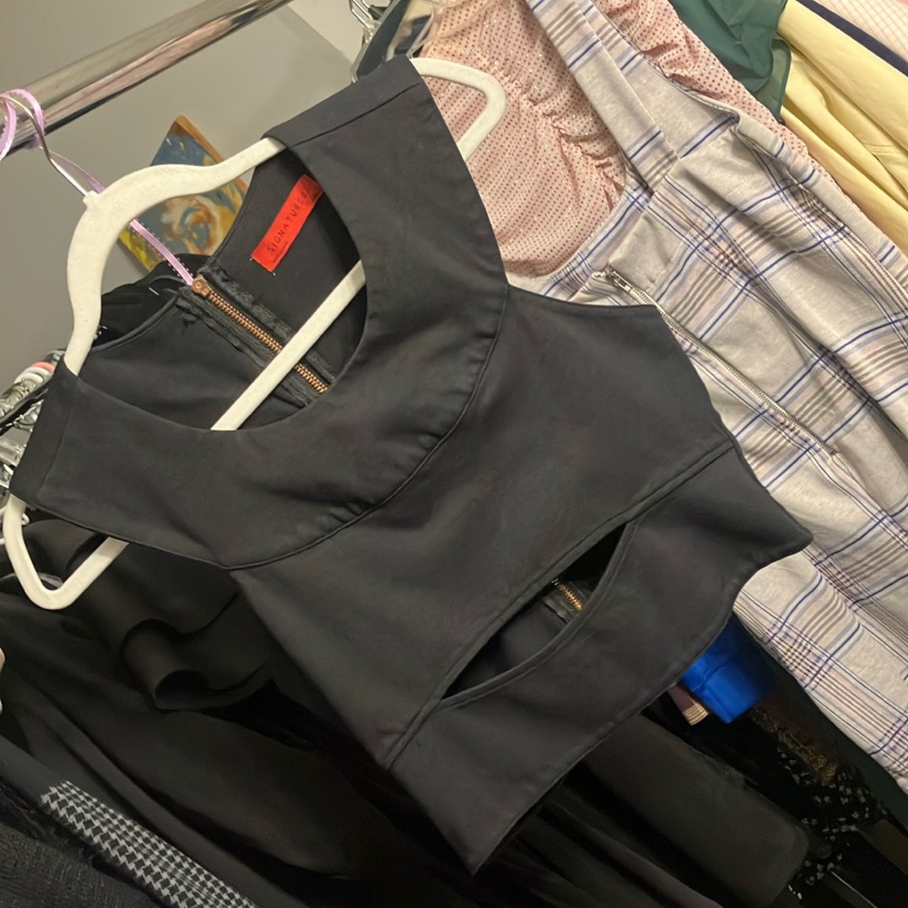 Signature8 Black Crop Top